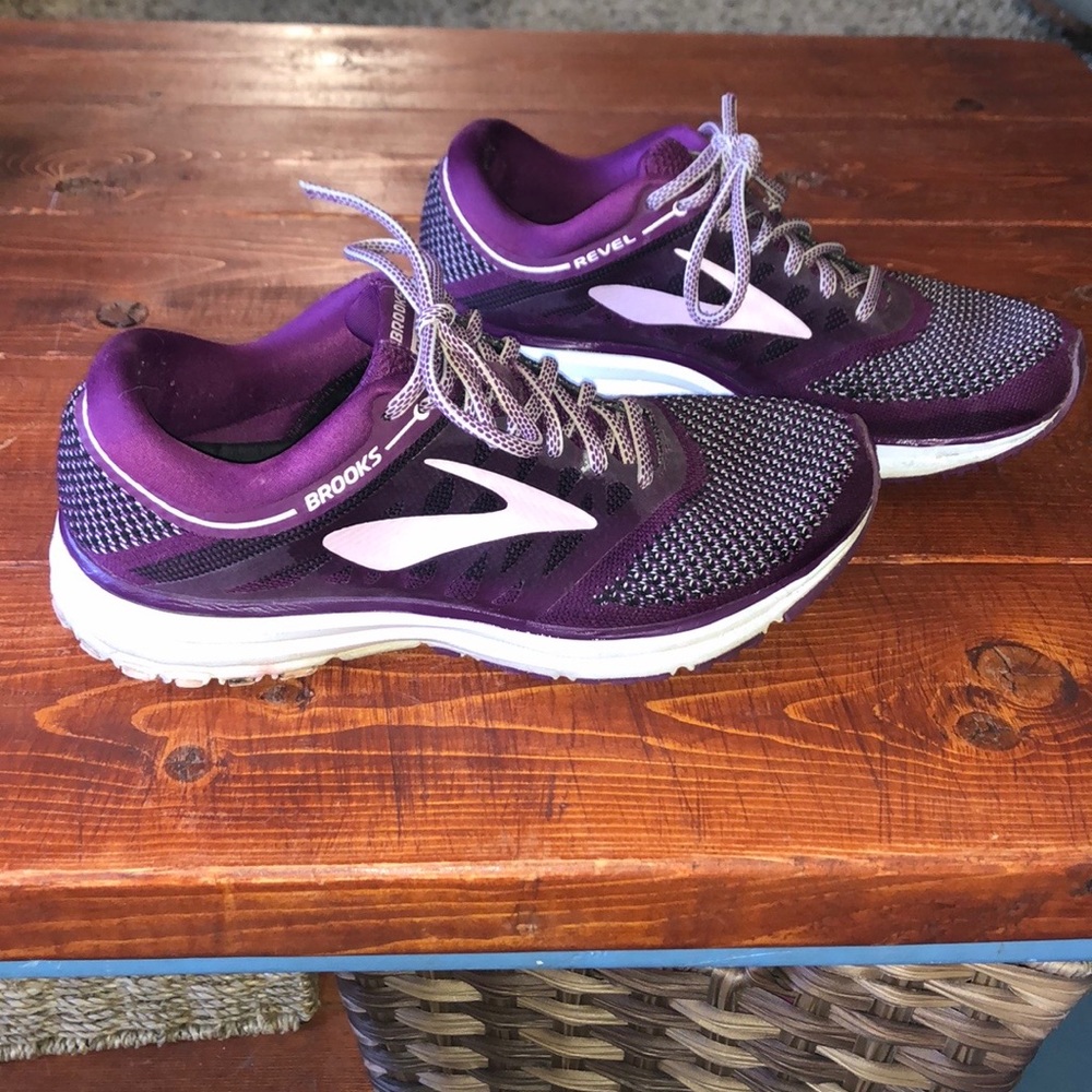 Brooks revel sneakers